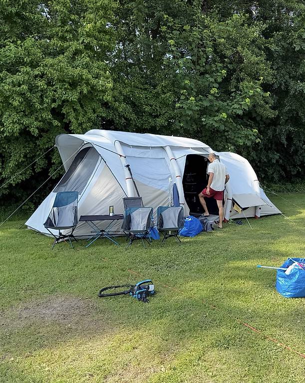 Decathlon 4-6 Personen Zelt mit Premium Zeltteppich im Kanton Bern -  tutti.ch