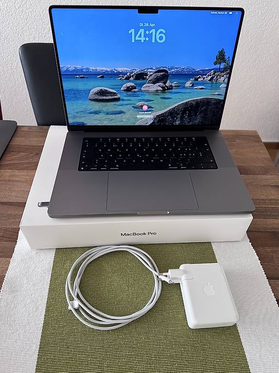 MacBook Pro 16