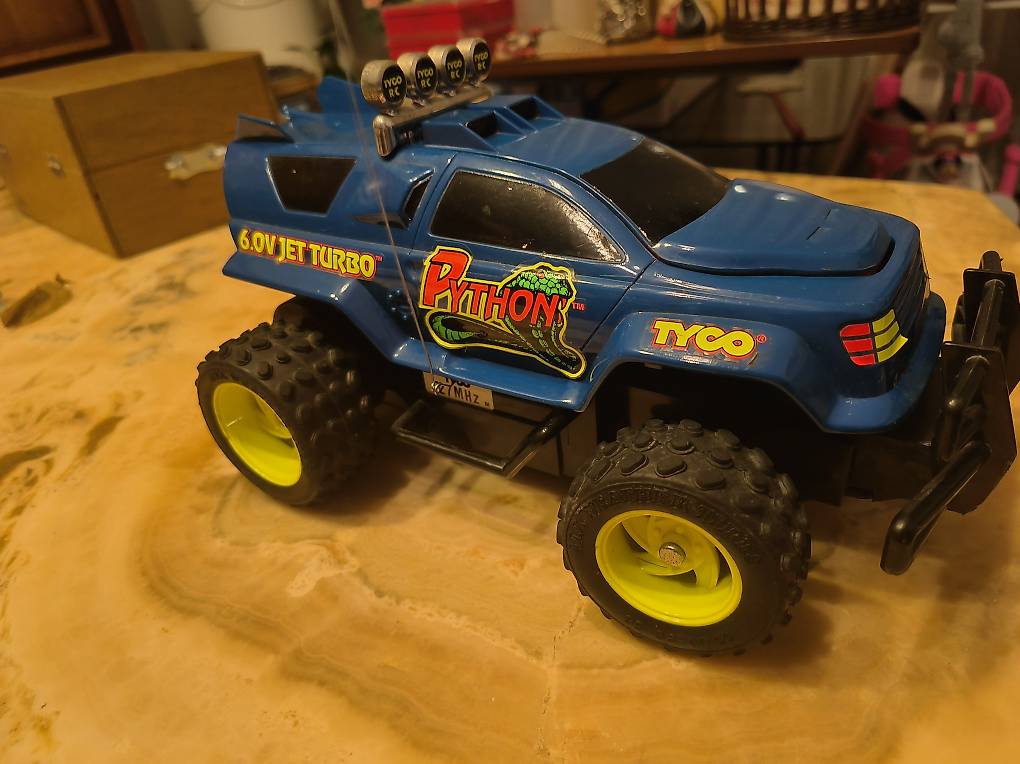 Tyco RC Phyton ferngesteuertes Auto Funkauto im Kanton Aargau