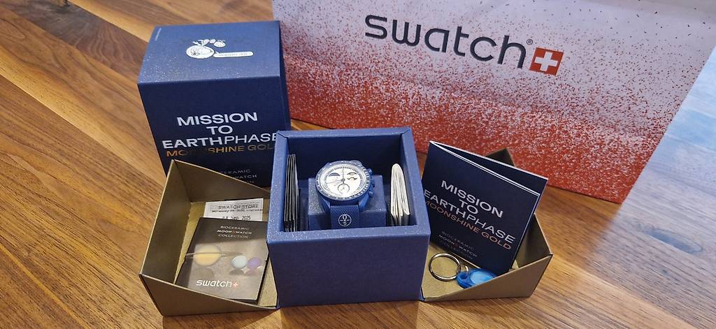 時計 Swatch OMEGA Snoopy MoonSwatch Popcorn MoonSwatchから満月を祝うスヌーピーコラボモデルの第2弾が登場
