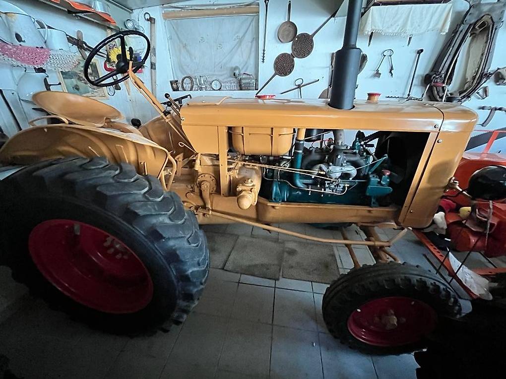 Renault R Oldtimer Traktor Im Kanton Tessin Tutti Ch