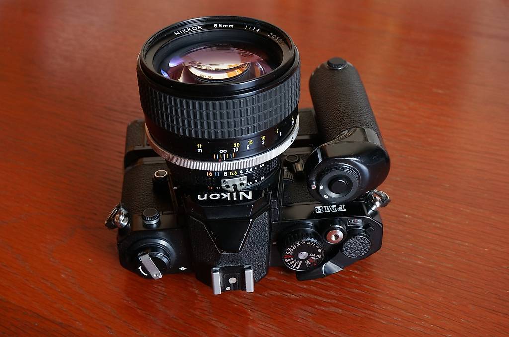 Nikon FM2 N mit MD-12 & Nikkor 85mm f1.4 Ai-S 