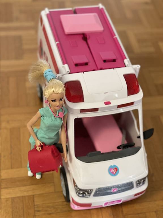 Vendo ambulanza Barbie Cantone Ticino tutti.ch