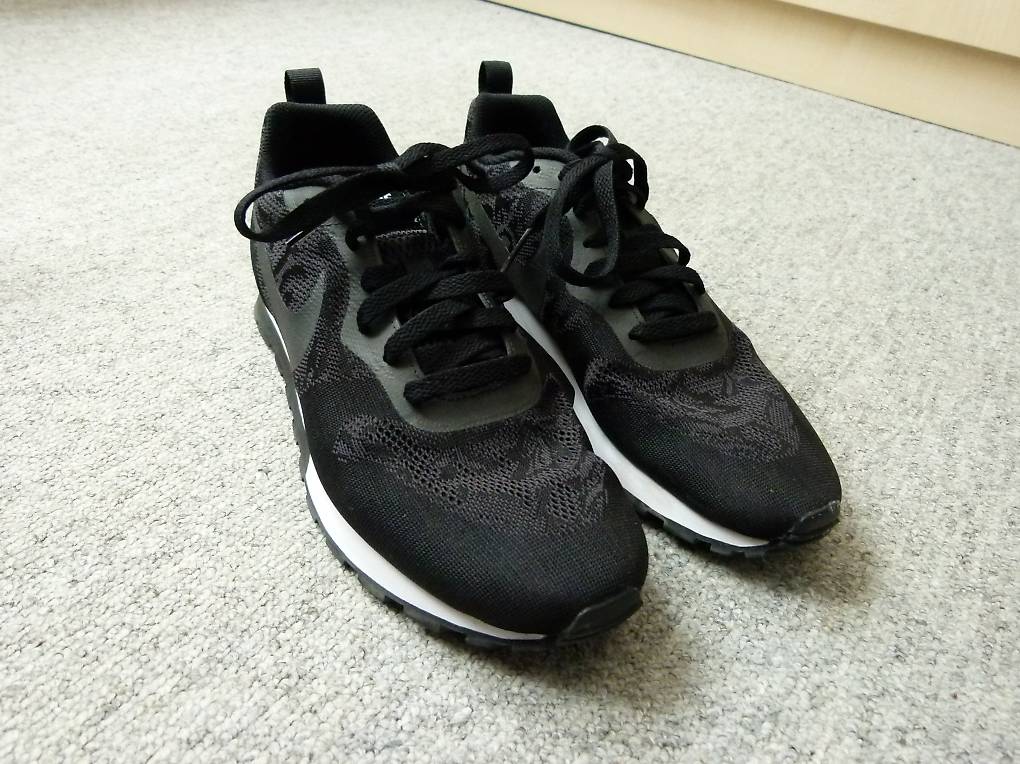 Nike MD Runner 2 Sneakers Damen schwarz Grosse 39 im Kanton Graubunden tutti.ch