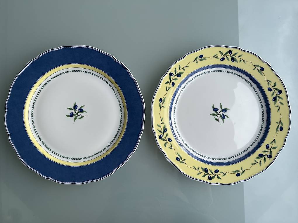 SAUCERE AVEC ASSIETTE une pièce Hutschenreuther Maria Theresia fleur