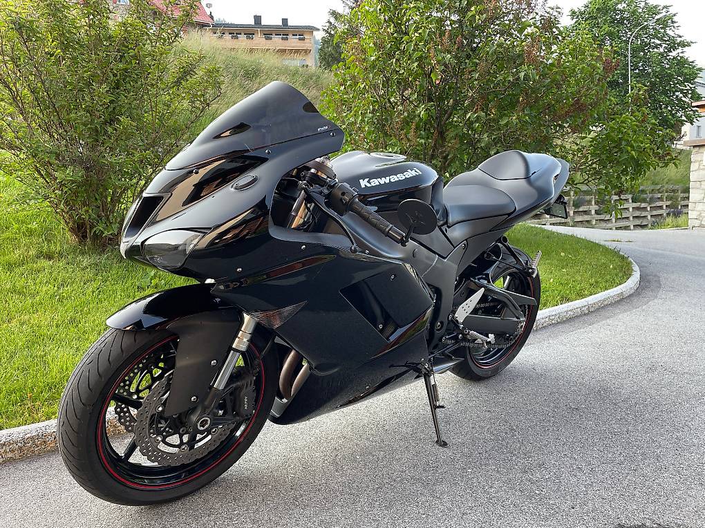 Kawasaki Ninja ZX6R / Akrapovic im Kanton Graubünden - tutti.ch