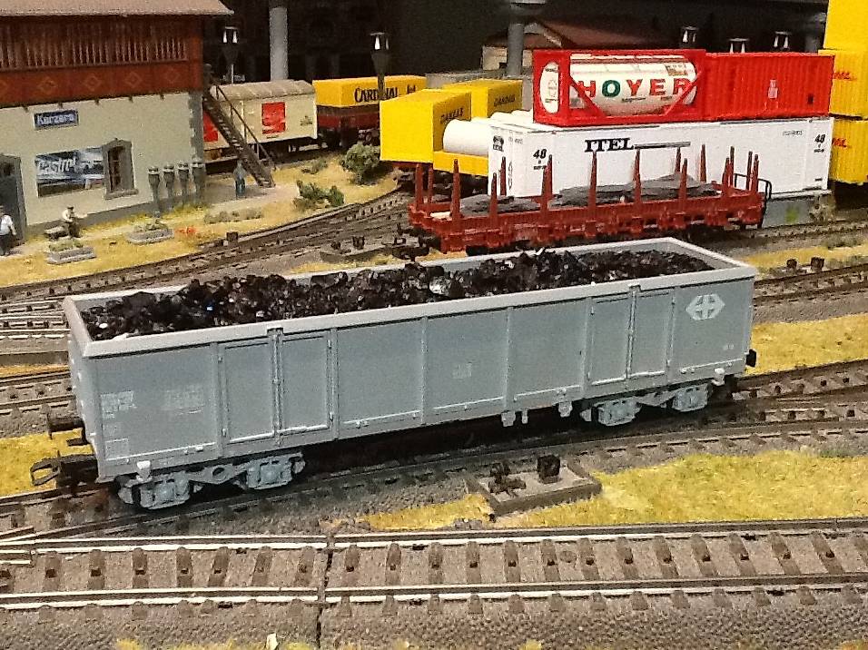 Wagon tombereau SBB CFF 4 essieux de MÄRKLIN Canton Vaud tutti ch