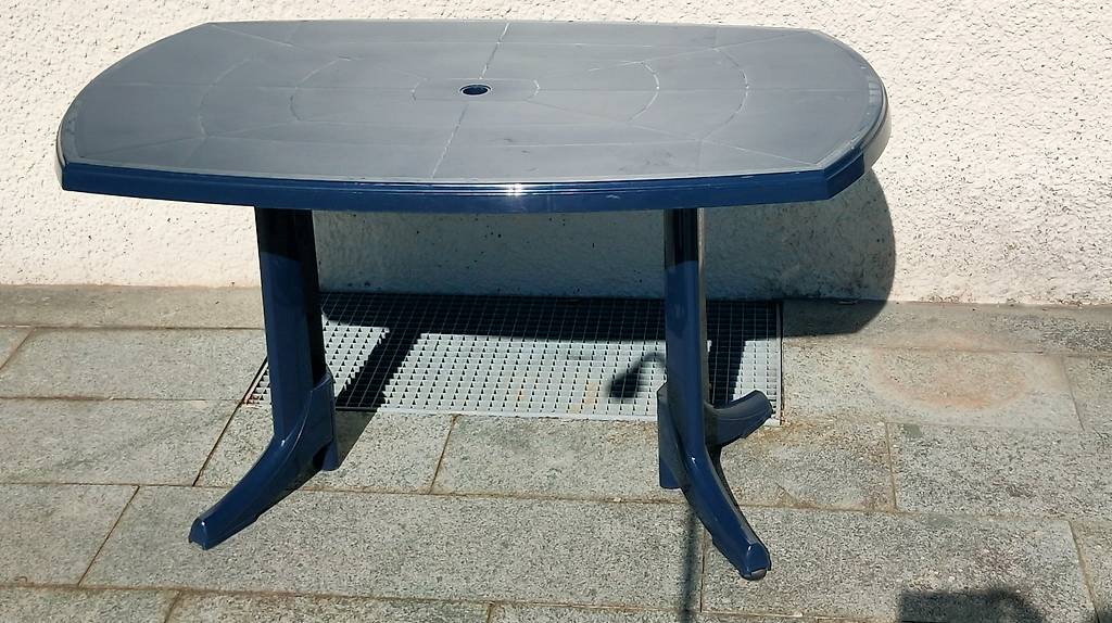 Gartentisch Camping Balkon blau Kunststoff Beine abnehmbar im Kanton Aargau