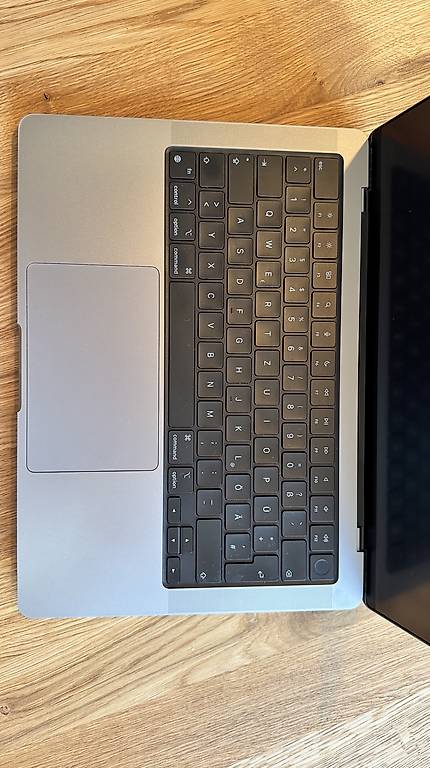 MacBook Pro 14