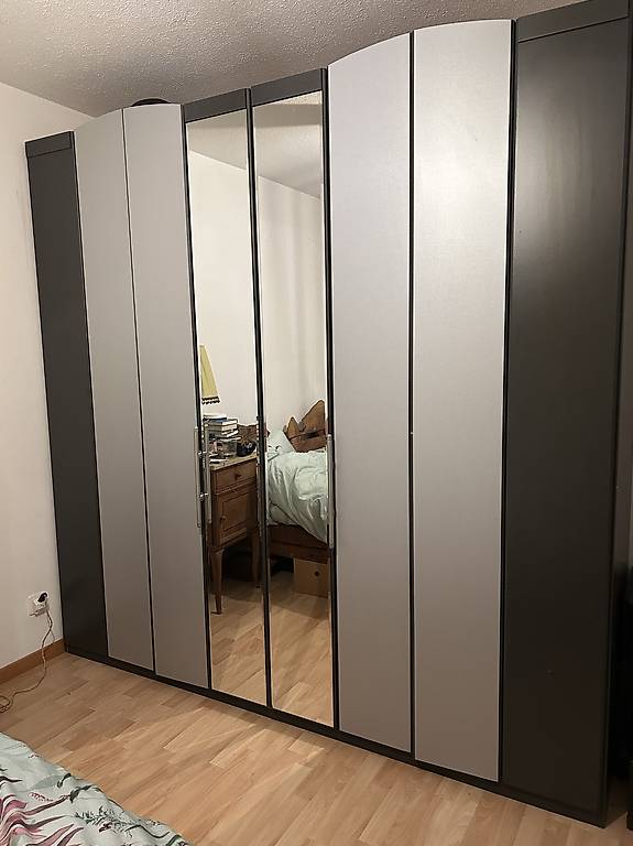 Grosser Kleiderschrank zu verschenken im Kanton Thurgau