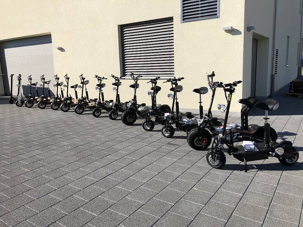 Cooles E Trottinett E Scooter 500 Watt Sitz Zulassung Im Kanton