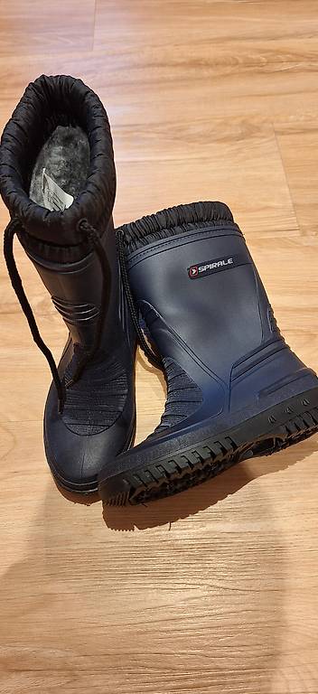 Neue gefüttert Gumistiefel von Landi im Kanton Thurgau