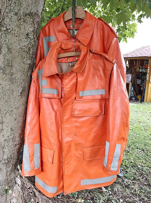 ALTE Feuerwehr Bekleidung Mantel Zubehör im Kanton Basel