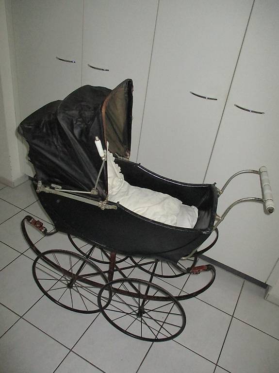 Antiker Kinderwagen im Kanton Bern - tutti.ch
