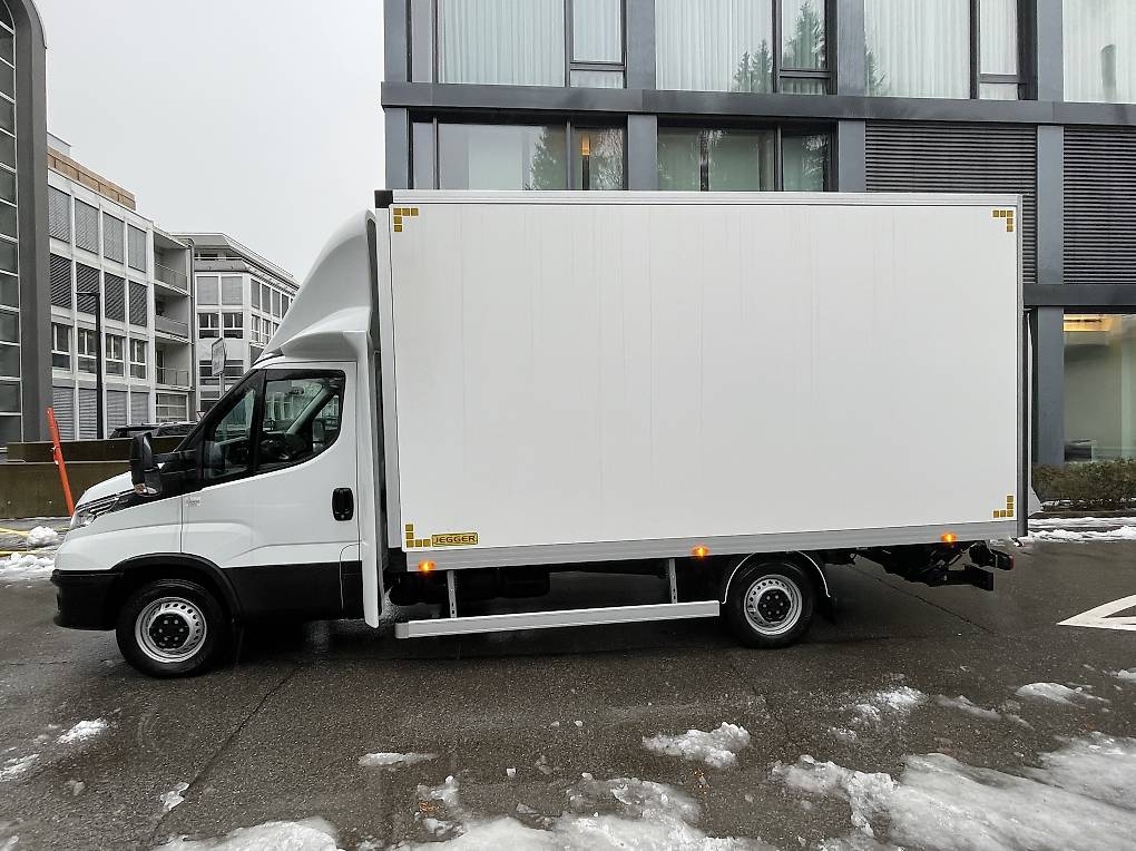 IVECO Daily 35SI6H3 0 Kasten mit Hebebühne im Kanton Schwyz tutti ch