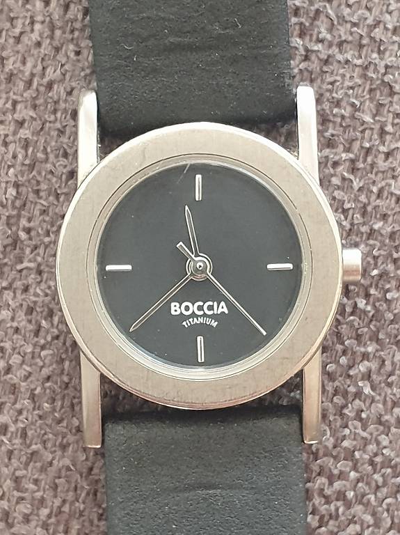 Alte Boccia Damen Uhr im Kanton Gallen