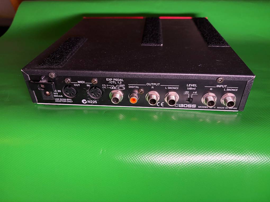Boss VF-1 - 24 Bit Multi Effects Processor im Kanton Bern - tutti.ch