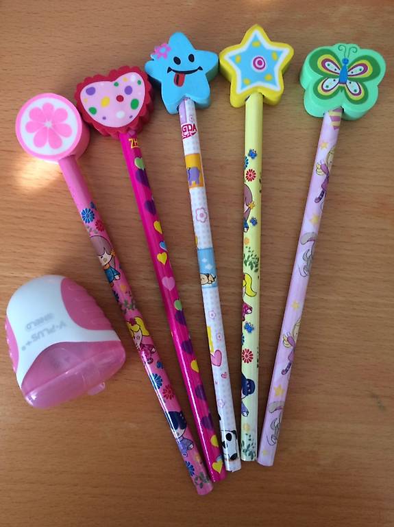 Faber-Castell 205078 – Set Scrittura E Disegno Per Bambini: 6 Matite HB, Temperino, Gomma, Pennarelli, Penne E Stilografica, In Astuccio