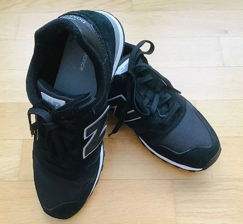 New Balance NB 374 Gr. 41.5 schwarz im Kanton Zurich tutti.ch