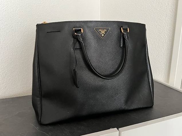 Prada shops Tasche schwarz Neuwertig