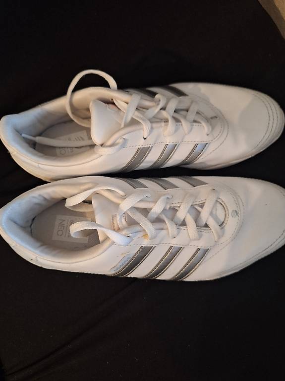 Weisser Adidas Neo Schuh Gr.36 im Kanton Freiburg tutti.ch