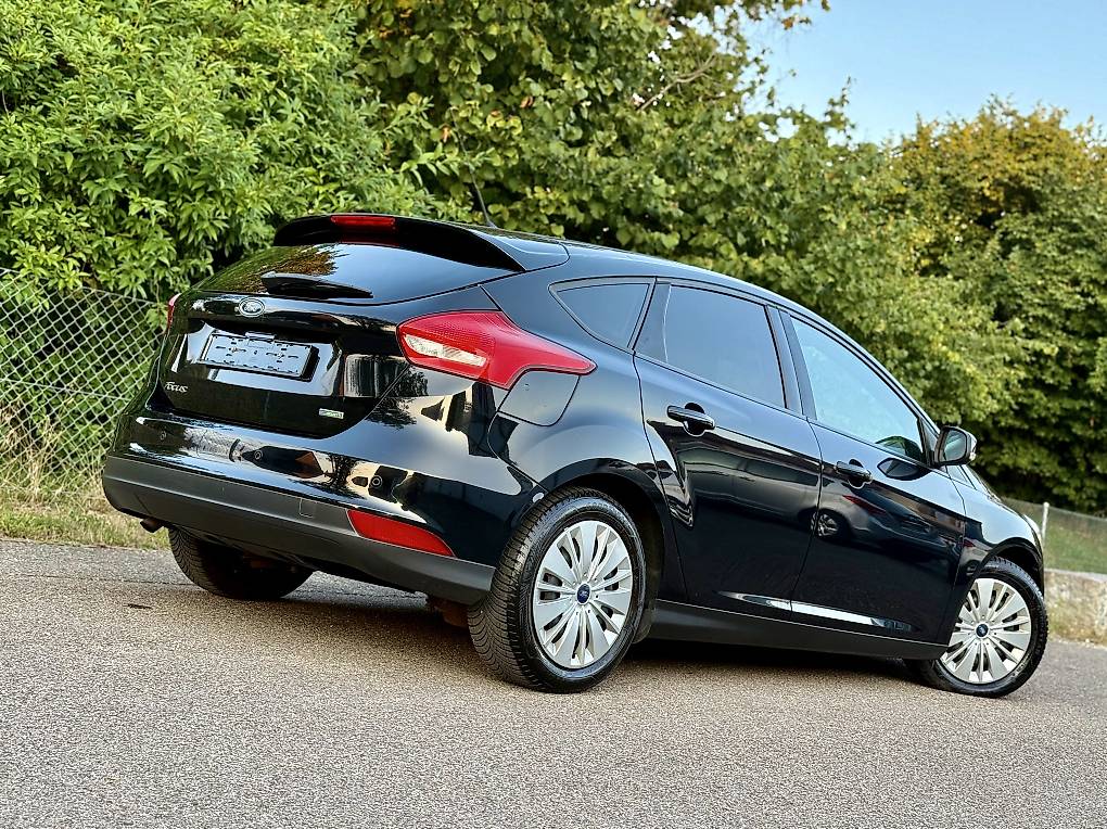Ford Focus 1.0 Benzin Jahrgang 2016 — slika 2
