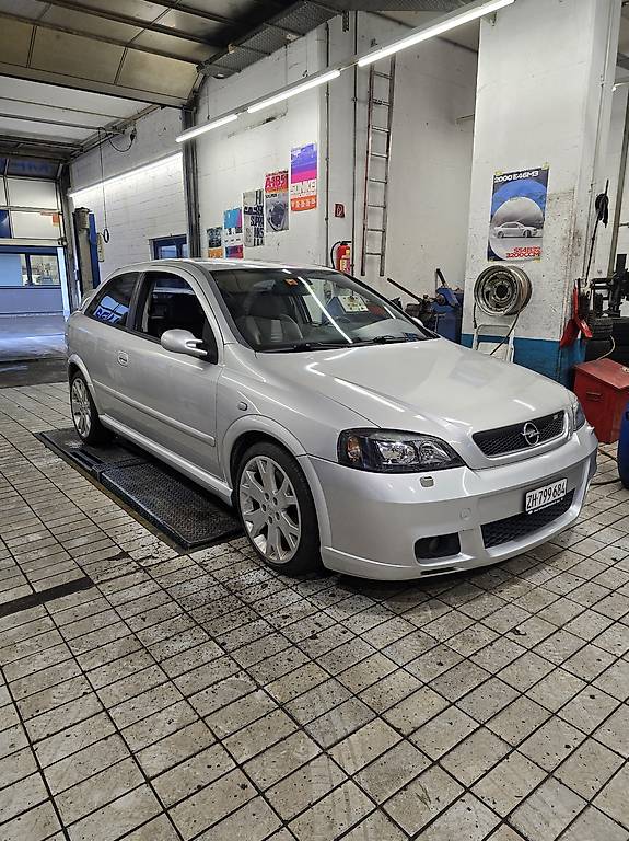 Opel Astra OPC 2.0 Turbo 250PS
