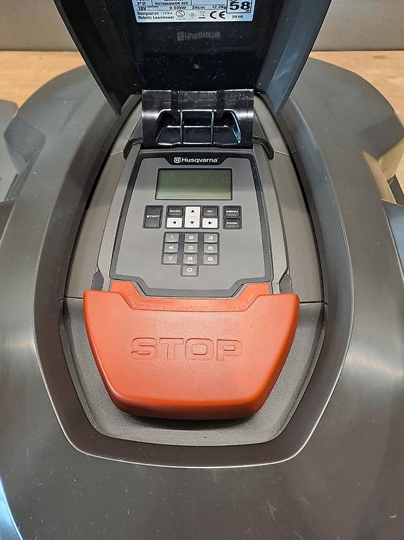 Rasenmäh-Roboter Automower Husqvarna 420 mit Ladestation im Kanton St ...