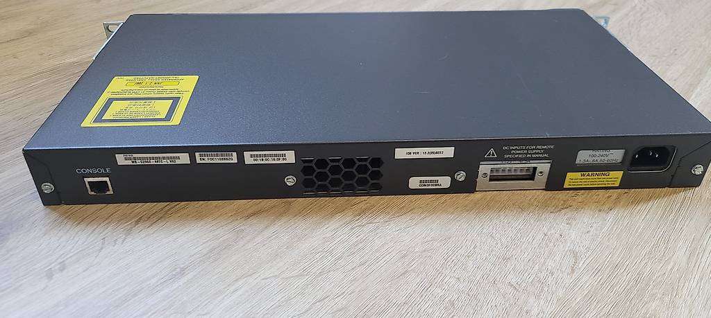 Switch Cisco Catalyst 2960 48 Port im Kanton Basel-Landschaft - tutti.ch