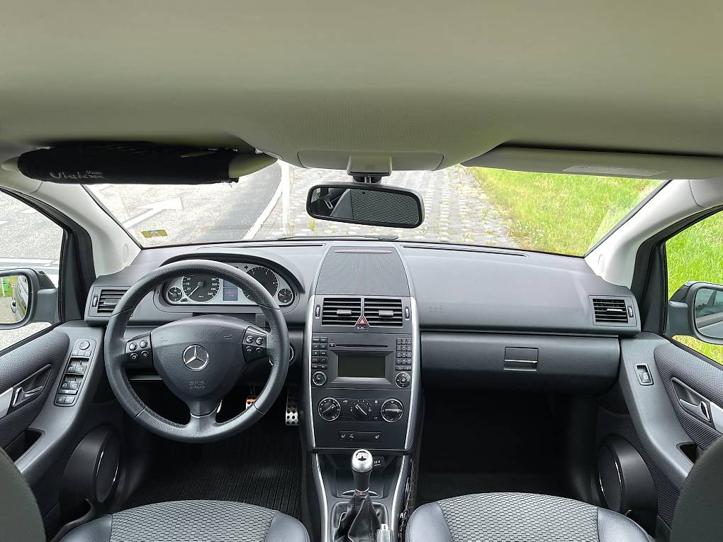 Mercedes A180 CDI Avantgarde, Sportpaket - aus erster Hand — slika 3