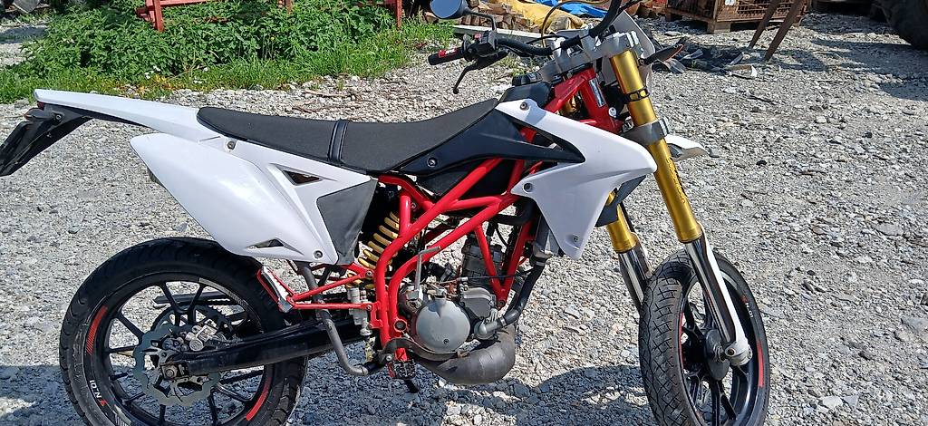 Suzuki Valenti Racing Tutti I Motard 50 Vendo Moto 50 Cc Valenti