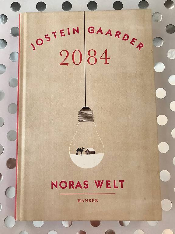 Buch / Lektüre / Jostein Gaarder / 2084 Noras Welt im Kanton Aargau