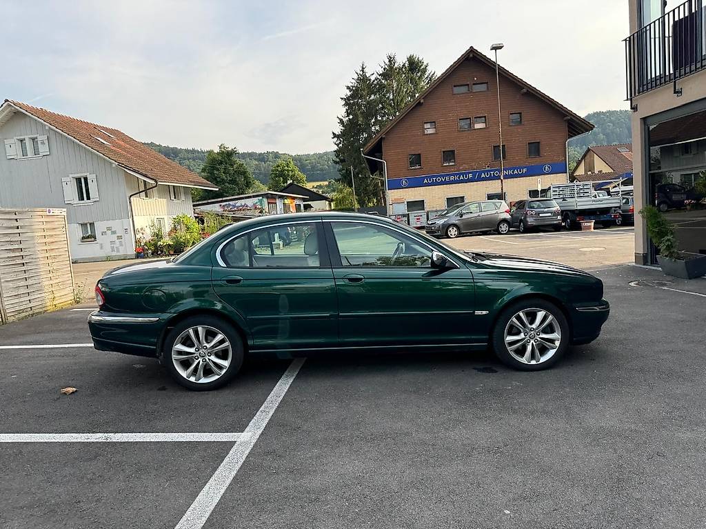 Stilvolle Jaguar X Type 3 0 V6 Fotosnull