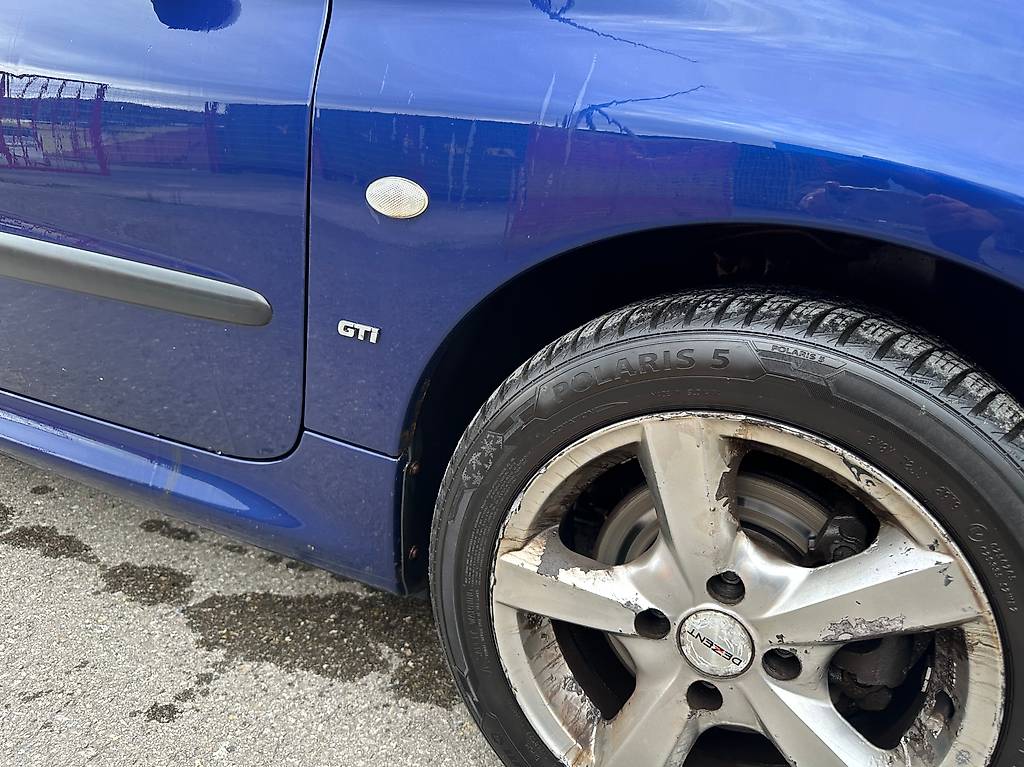 PEUGEOT 206 2.0 16V GTI im Kanton Freiburg - tutti.ch
