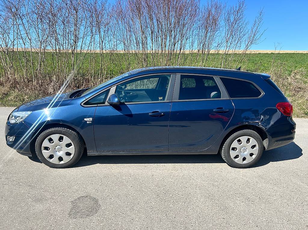 OPEL Astra ST 1.4i 16V Turbo Anniversary Ed. — slika 3