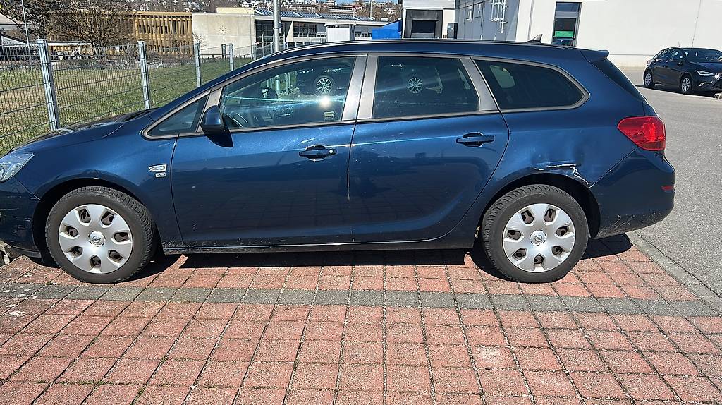 OPEL Astra ST 1.4i 16V Turbo Anniversary Ed. — slika 4