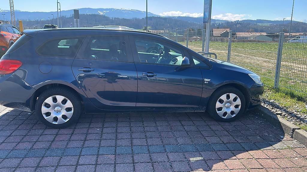 OPEL Astra ST 1.4i 16V Turbo Anniversary Ed. — slika 5