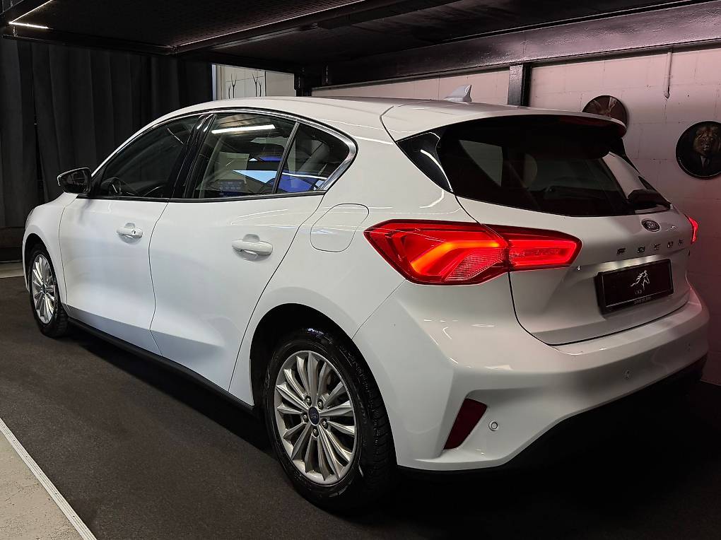 FORD Focus 1.5 TDCi Titanium Automatic / Bang & Olufsen / — slika 4