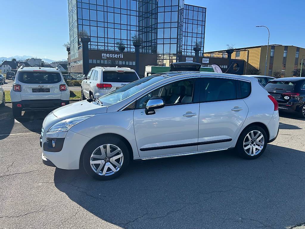 PEUGEOT 3008 HYbrid4 2.0 HDI EGS6 — slika 5