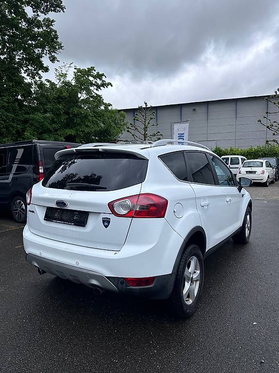 FORD Kuga 2.0 TDCi Titanium Executive 4WD — slika 4