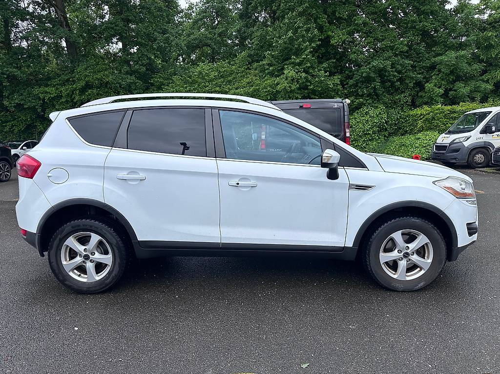 FORD Kuga 2.0 TDCi Titanium Executive 4WD — slika 5