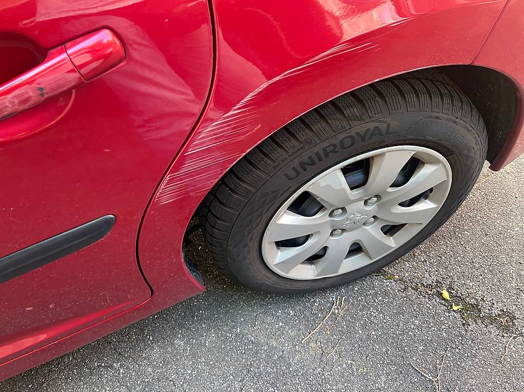 PEUGEOT 207 1.6 16V Sport — slika 4