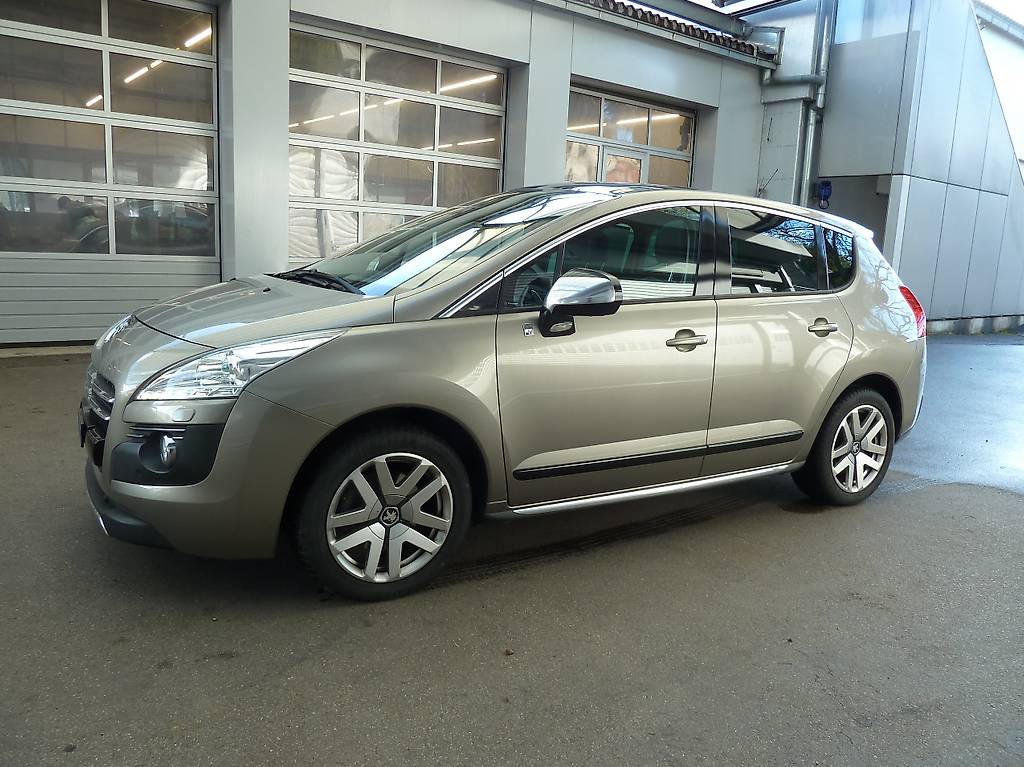 PEUGEOT 3008 HYbrid4 2.0 HDI EGS6 — slika 2