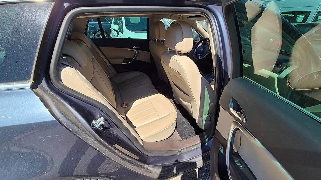OPEL Insignia Sports Tourer 2.0 Turbo Sport 4WD — slika 5
