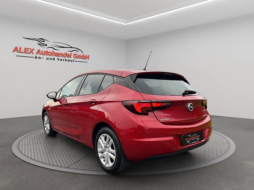 OPEL Astra 1.2i Turbo Elegance — slika 4