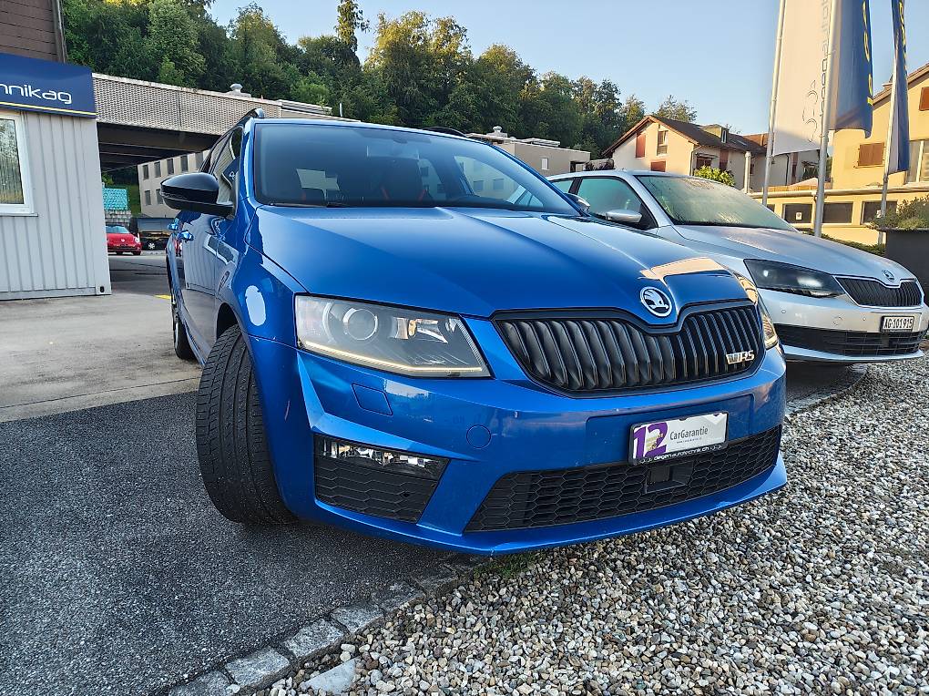 SKODA Octavia Combi 2.0 TDI RS DSG — slika 3