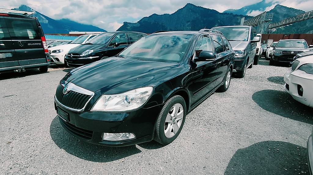 SKODA Octavia Combi 1.8 TSI Elegance 4x4 — slika 2