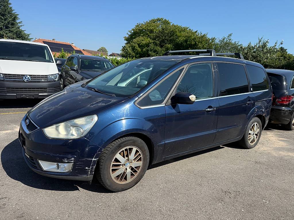 FORD Galaxy 2.0i Ambiente — slika 2