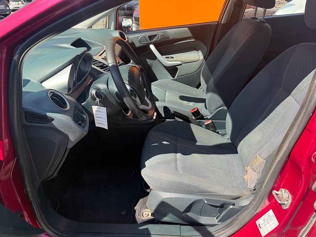 FORD Fiesta 1.6 16V TDCi Titanium — slika 5