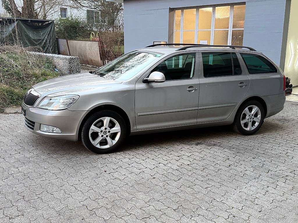 SKODA Octavia Combi 1.8 TSI Family — slika 3
